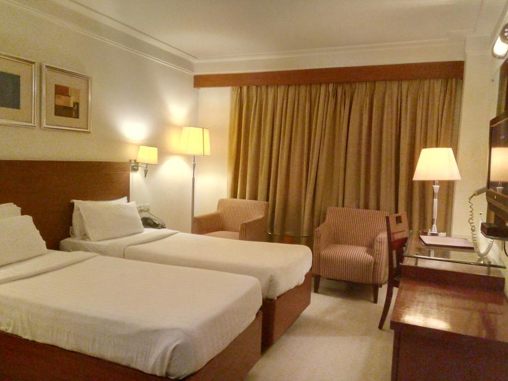 Hotel Hampshire Plaza Hyderabad Exterior foto