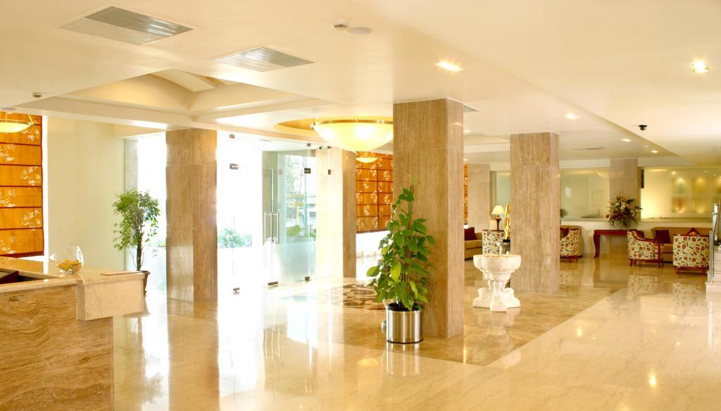 Hotel Hampshire Plaza Hyderabad Exterior foto