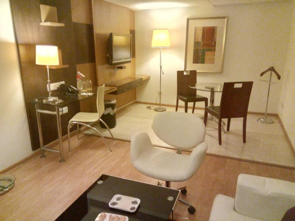 Hotel Hampshire Plaza Hyderabad Exterior foto